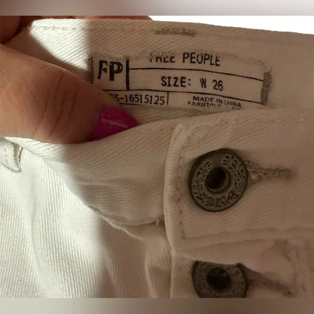 Free People High Rise Button Up White Denim Shorts size 26 Spring Summer Coastal